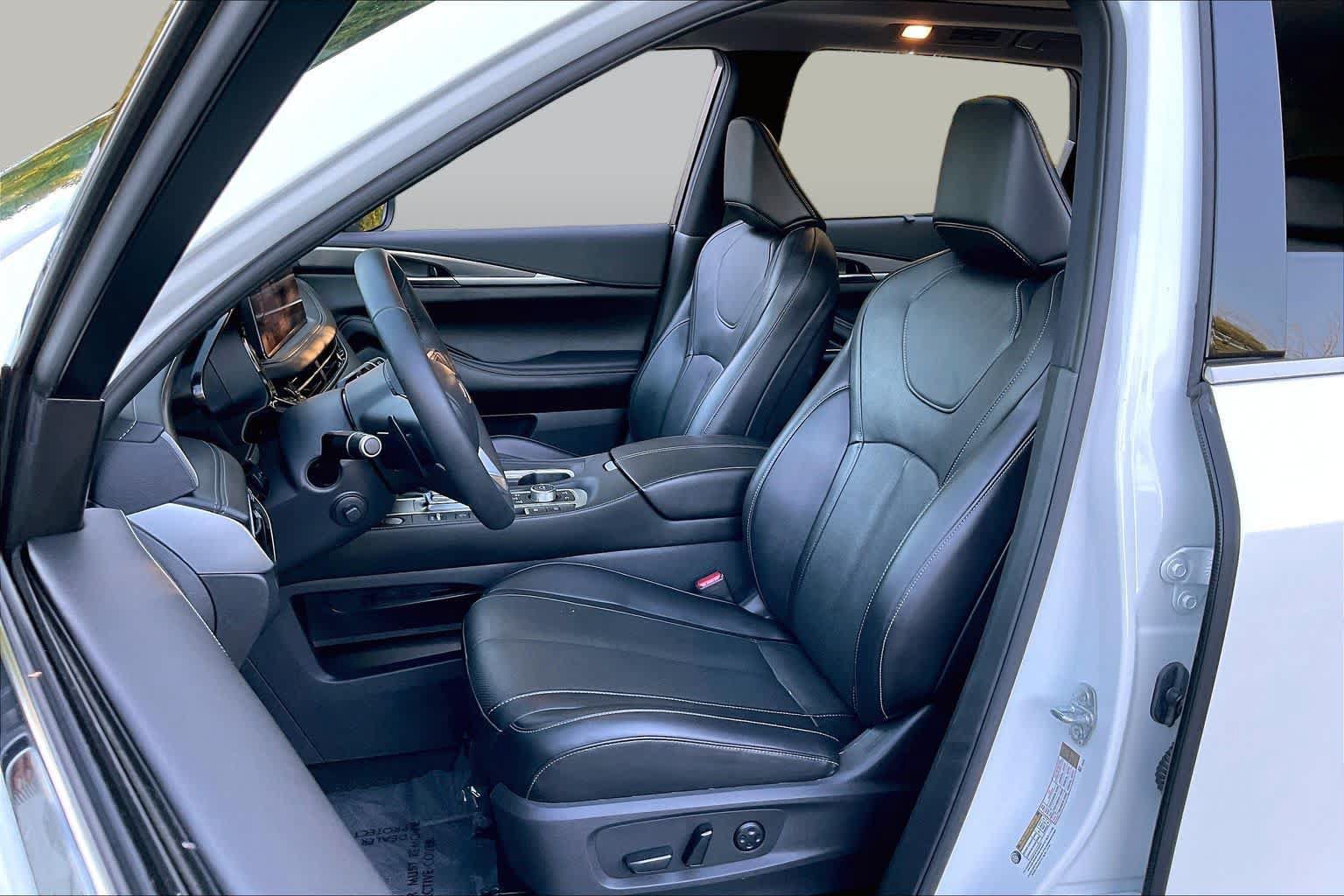 Used 2024 INFINITI QX60 Luxe AWD/4WD image 7