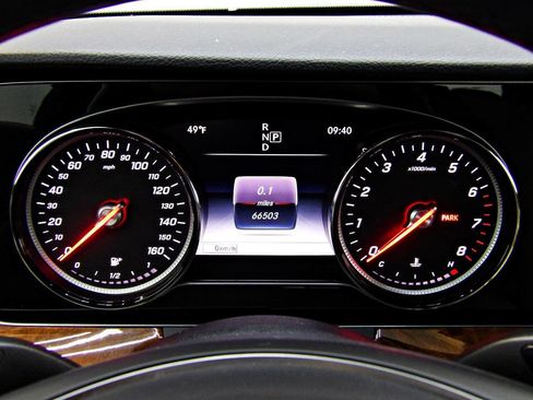 Used 2018 Mercedes-Benz E 400 E 400 4MATIC AWD 4dr Sedan image 16