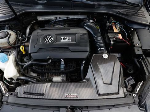 Used 2018 Volkswagen Golf R 4-Door image 23