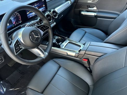 Used 2026 Mercedes-Benz GLB 250 image 4