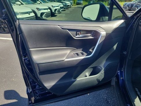 Used 2019 Toyota RAV4 XLE Premium w/ Cold Weather Package AWD/4WD image 17