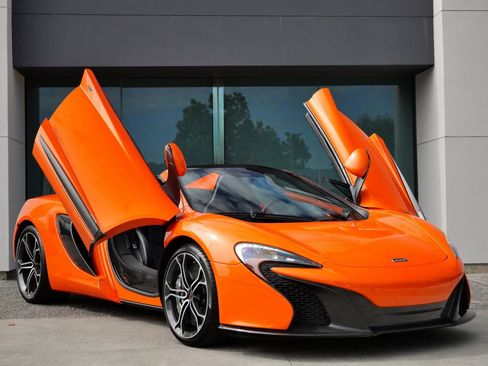 Used 2015 McLaren 650S Spider image 17