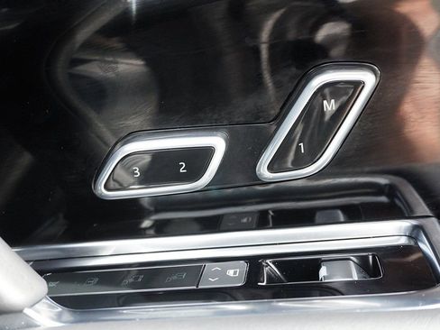 Used 2024 Land Rover Range Rover Long Wheelbase Autobiography image 62