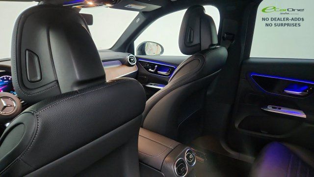 Used 2025 Mercedes-Benz GLC 300 4MATIC image 45