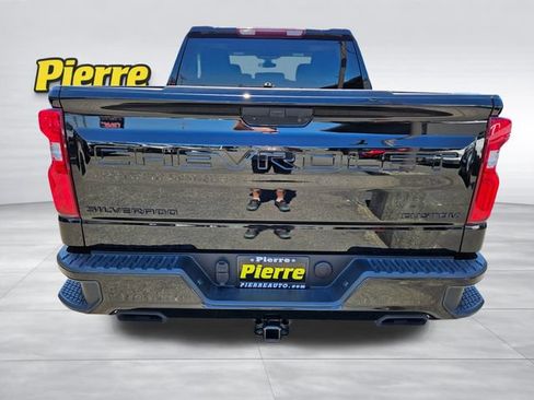 Used 2022 Chevrolet Silverado 1500 Custom Trail Boss w/ Midnight Edition AWD/4WD image 4