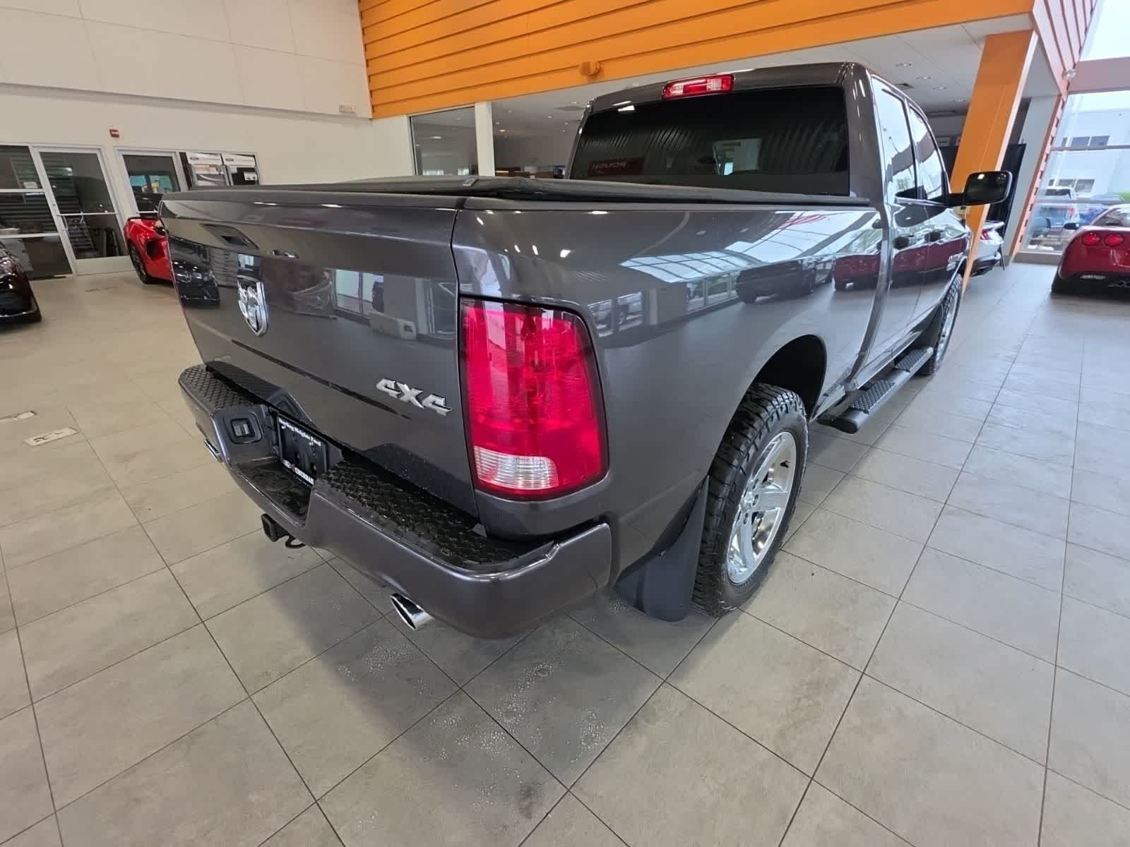 Used 2017 RAM 1500 Express AWD/4WD image 8