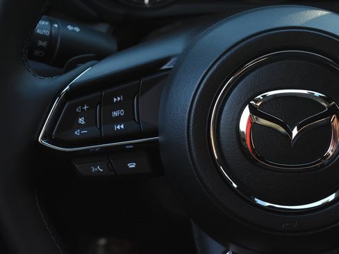 New 2025 MAZDA CX-5 Signature image 32