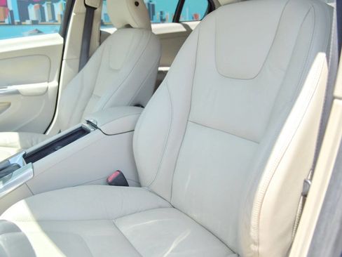 Used 2014 Volvo S60 T5 image 21