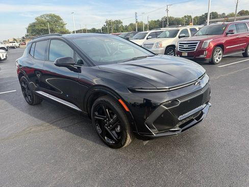 Used 2024 Chevrolet Equinox EV RS image 9