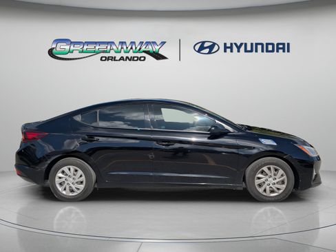 Used 2020 Hyundai Elantra SE w/ Cargo Package (C1) FWD image 9