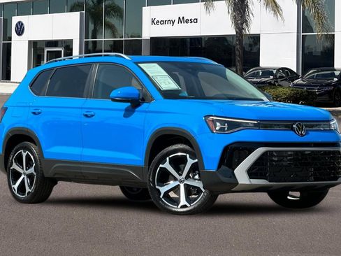 Used 2025 Volkswagen Taos SEL AWD/4WD image 2