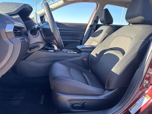 Used 2024 Nissan Altima 2.5 SV image 15