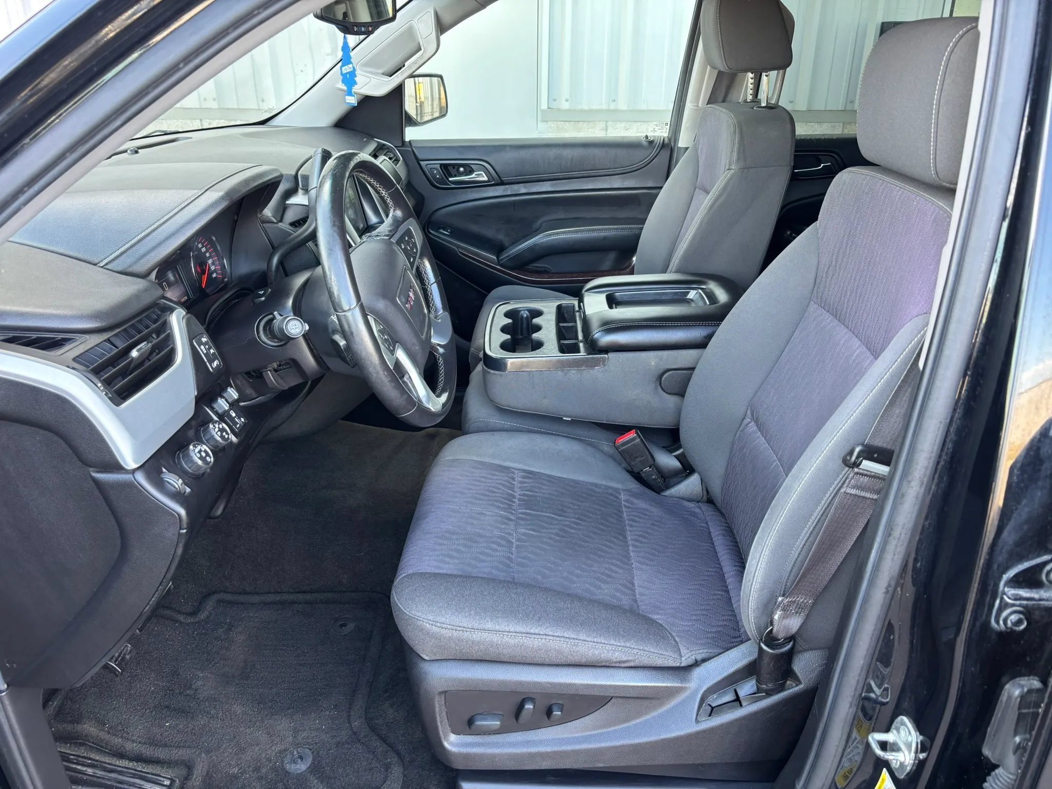 Used 2016 GMC Yukon SLE w/ HD Trailering Package AWD/4WD image 10