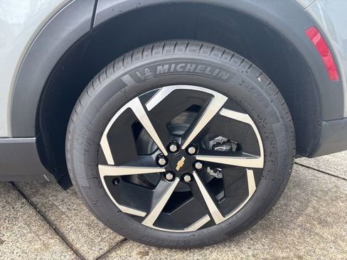 New 2026 Chevrolet Equinox EV LT image 11