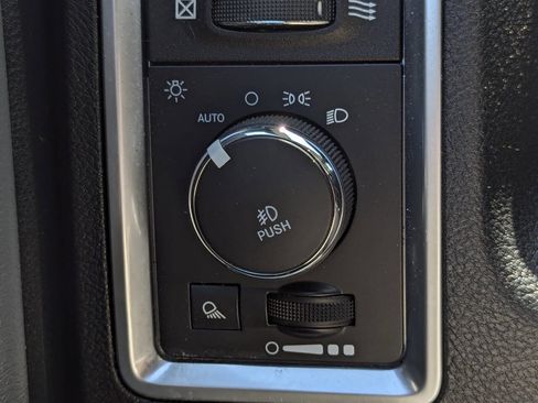 Used 2018 RAM 1500 Big Horn AWD/4WD image 25