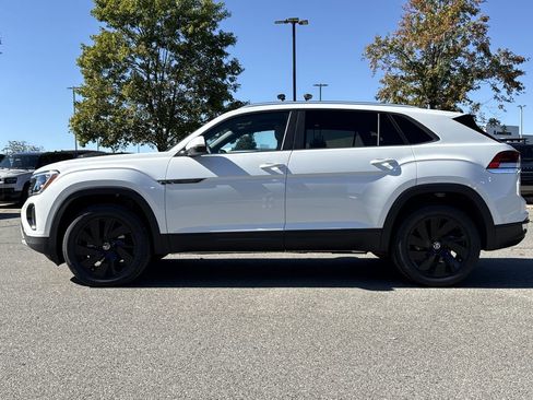New 2026 Volkswagen Atlas Cross Sport SE image 2