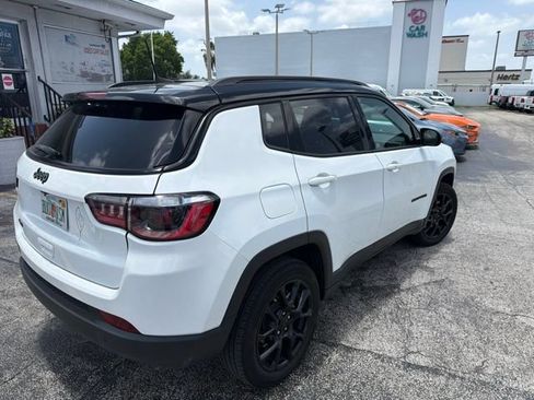 Used 2023 Jeep Compass Latitude AWD/4WD image 4