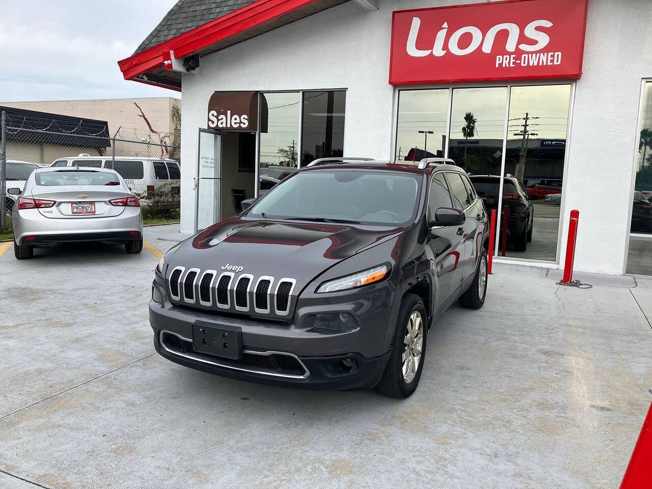 Used 2014 Jeep Cherokee Limited w/ Trailer Tow Group AWD/4WD image 5