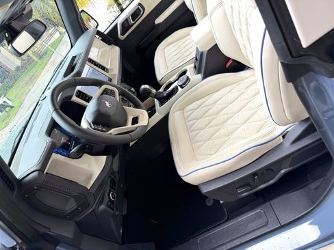 Used 2025 Ford Bronco Outer Banks AWD/4WD image 13