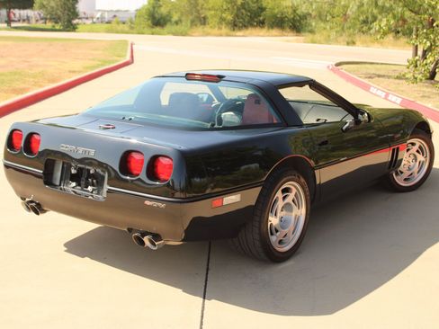 Used 1990 Chevrolet Corvette ZR-1 RWD image 14