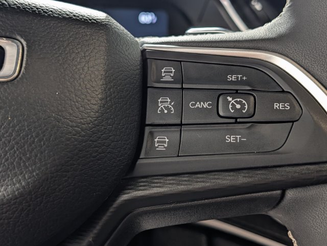 Used 2024 Jeep Grand Cherokee Altitude AWD/4WD image 19