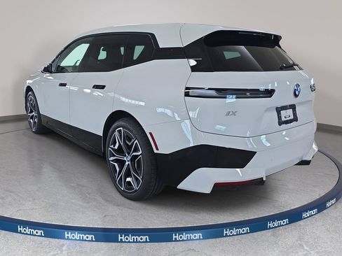 Used 2024 BMW iX xDrive50 w/ Sport Package image 9