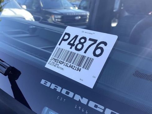 Certified 2025 Ford Bronco Heritage Edition AWD/4WD image 31