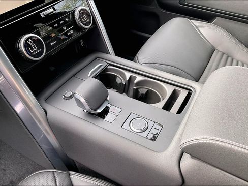 New 2026 Land Rover Discovery Dynamic SE AWD/4WD image 13