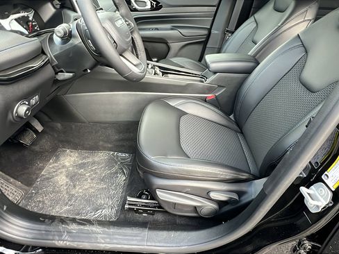 New 2026 Jeep Compass Latitude image 16