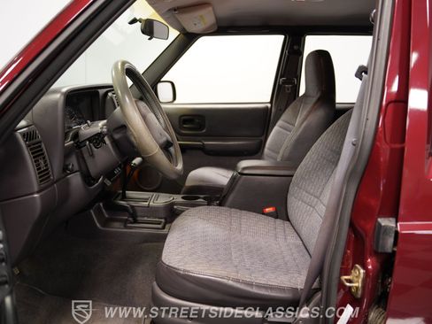 Used 2001 Jeep Cherokee Sport image 38