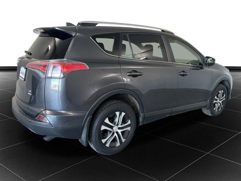 Used 2016 Toyota RAV4 LE AWD/4WD image 5