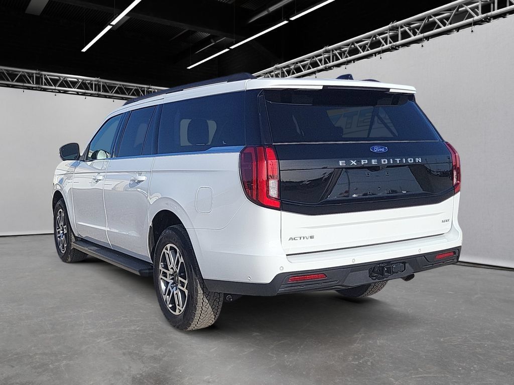 Used 2025 Ford Expedition Max Active AWD/4WD image 7