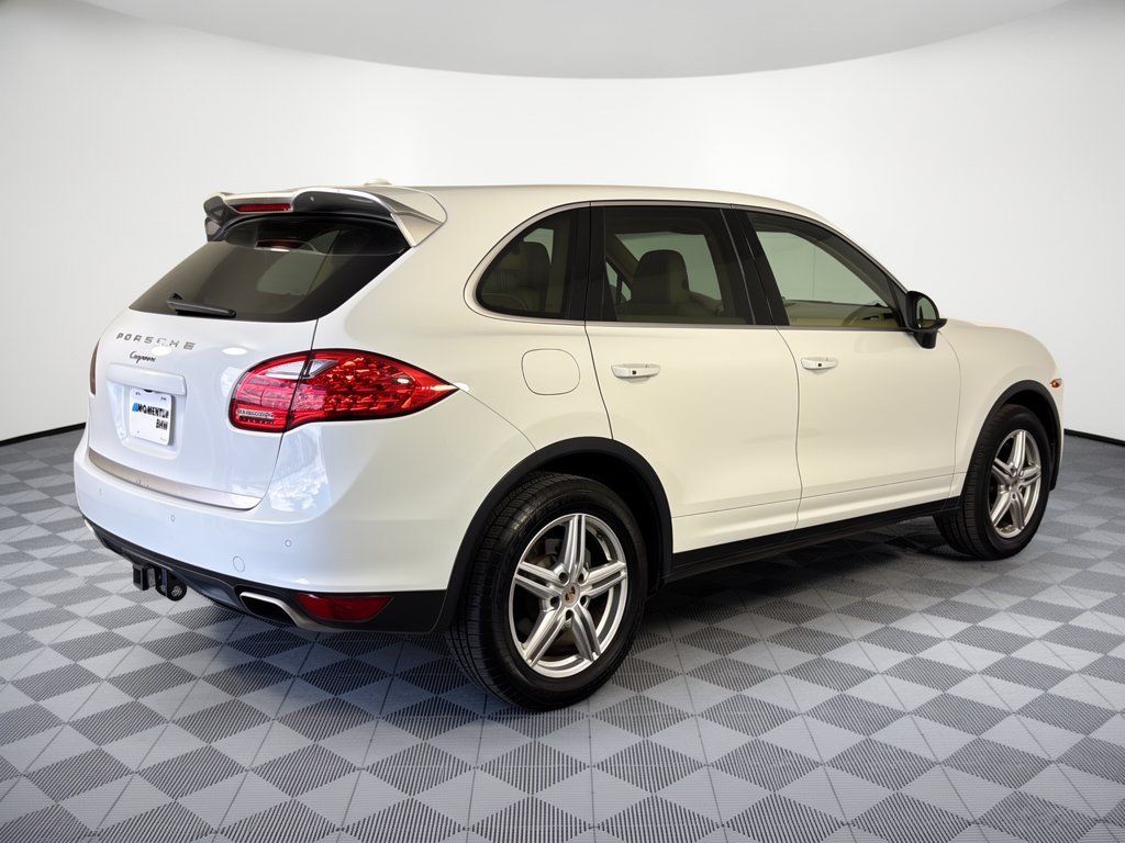 Used 2014 Porsche Cayenne Platinum Edition AWD/4WD image 9