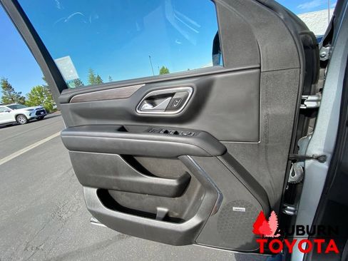 Used 2023 Chevrolet Suburban Z71 w/ Luxury Package AWD/4WD image 43