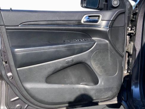 Used 2019 Jeep Grand Cherokee Limited AWD/4WD image 22
