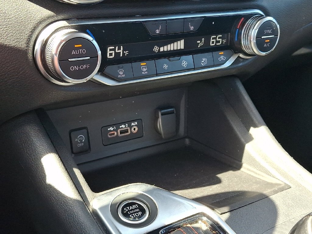 Used 2025 Nissan Sentra SR FWD image 15