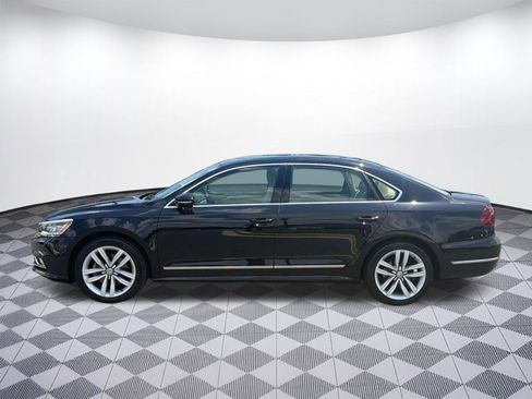 Used 2017 Volkswagen Passat 1.8T SEL Premium FWD image 2