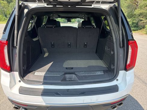 Used 2024 GMC Yukon XL Denali AWD/4WD image 14