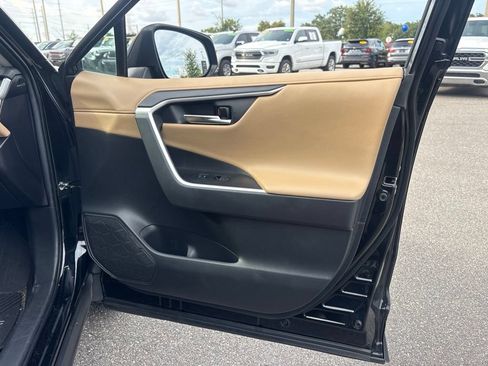 Used 2022 Toyota RAV4 Limited FWD image 19