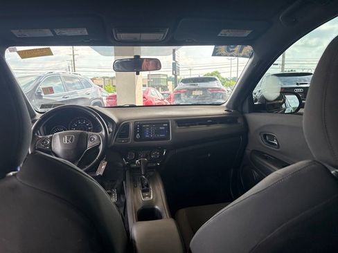 Used 2019 Honda HR-V Sport image 17