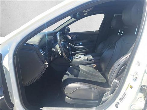 Used 2017 Mercedes-Benz S 550 Sedan w/ Premium Package image 11
