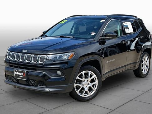 Used 2022 Jeep Compass Latitude AWD/4WD image 2