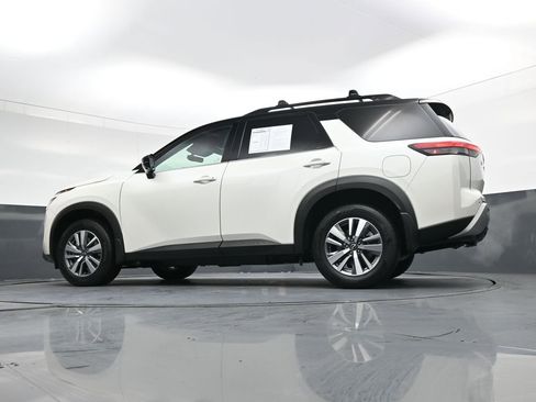 Used 2024 Nissan Pathfinder SL image 42
