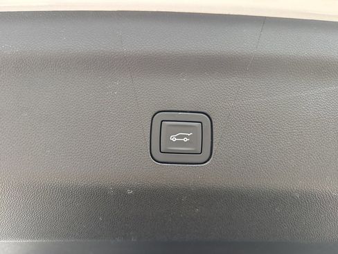 Used 2025 GMC Yukon XL AT4 w/ AT4 Premium Plus Package image 43