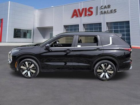 Used 2025 Mitsubishi Outlander SE FWD image 10