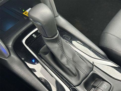 Certified 2023 Toyota Corolla Cross XLE image 19