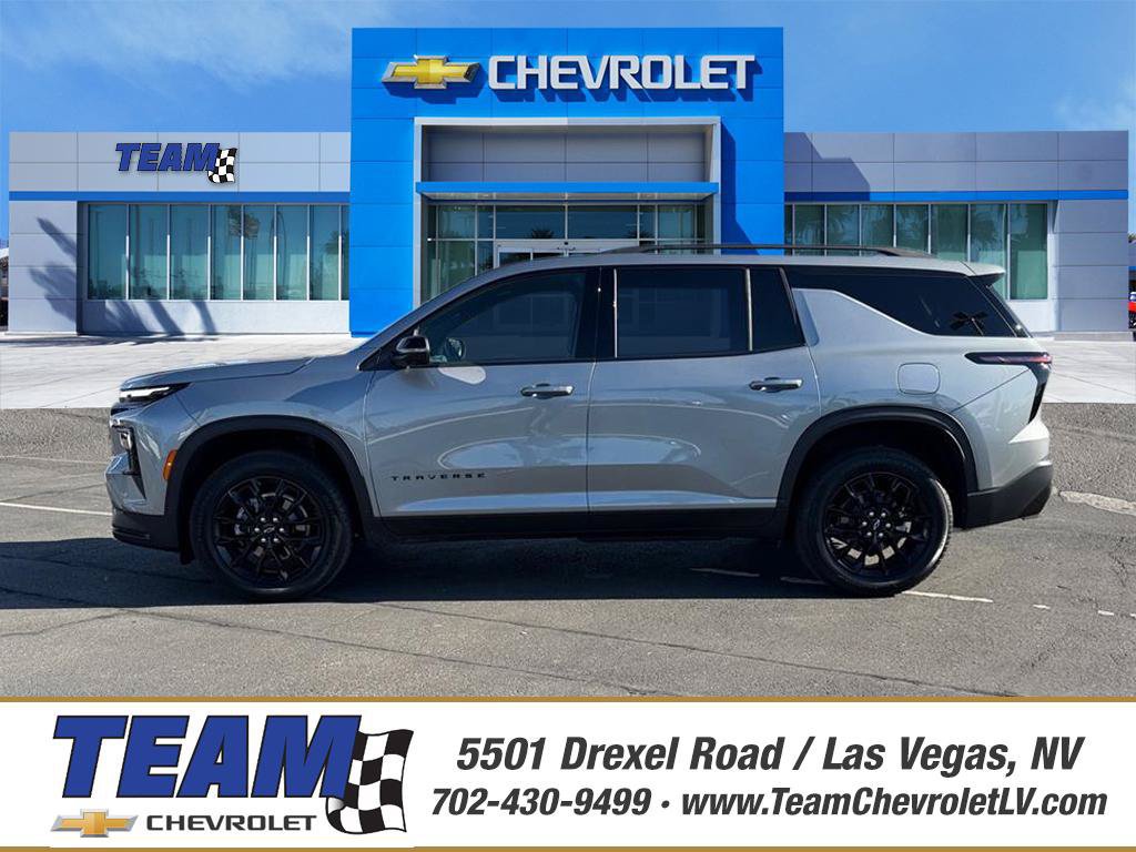 Used 2026 Chevrolet Traverse LT w/ Midnight/Sport Edition FWD image 1