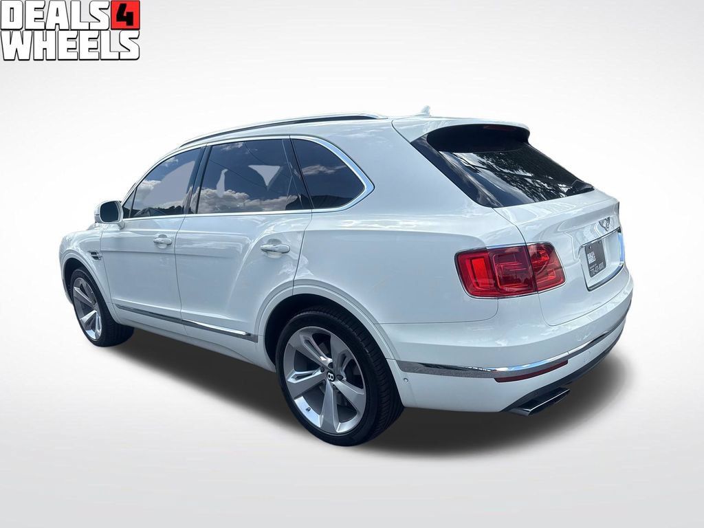 Used 2017 Bentley Bentayga AWD/4WD image 3