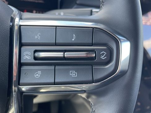 Used 2024 GMC Acadia Elevation w/ Luxury Package image 10