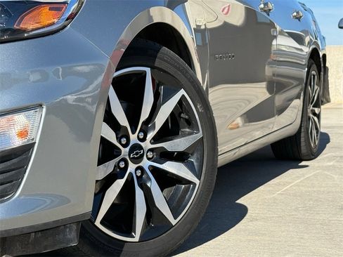 Used 2023 Chevrolet Malibu RS image 2